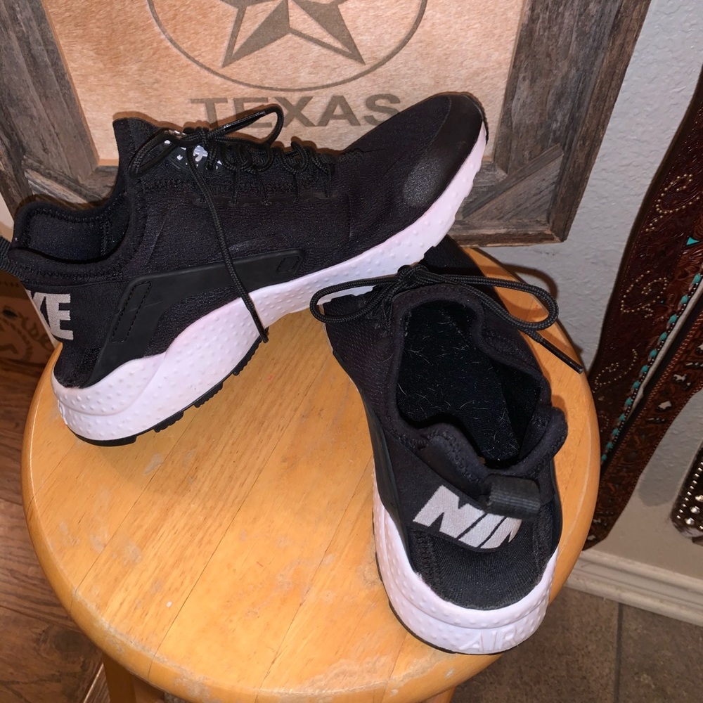 Women’s Nike air hurache